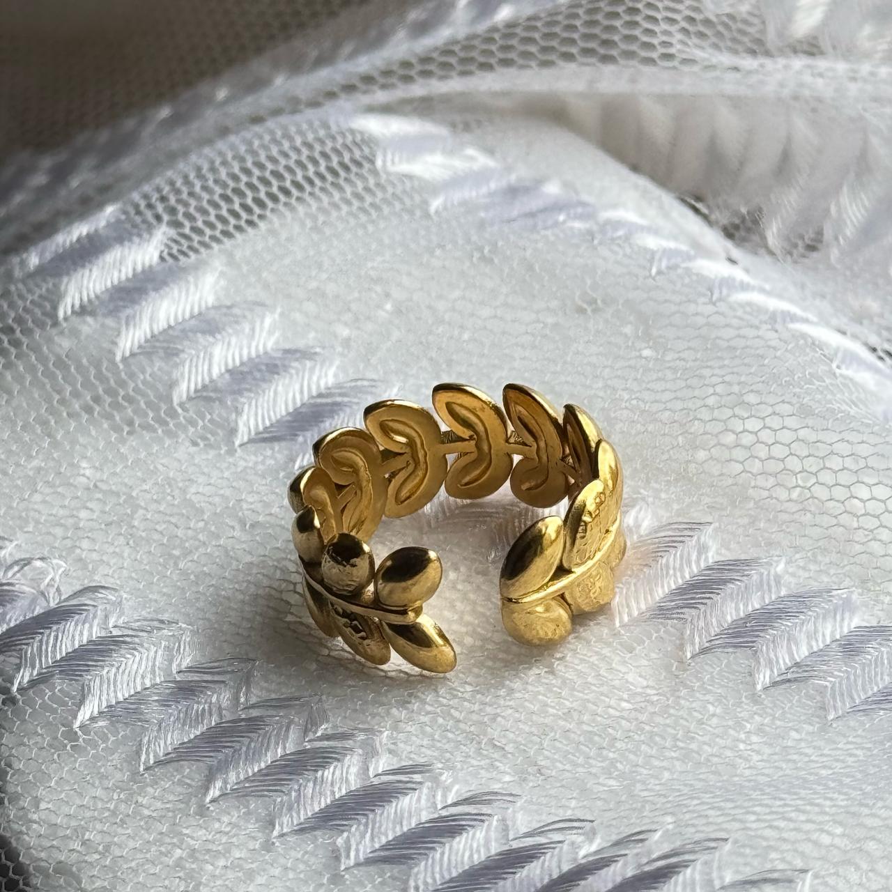 Golden Laurel Leaf Ring