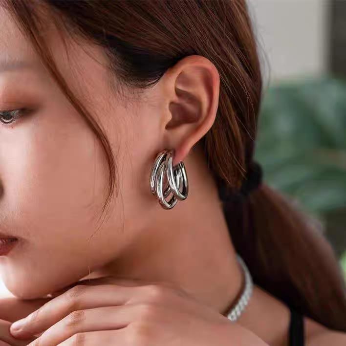 Bold Twist Hoops Earing