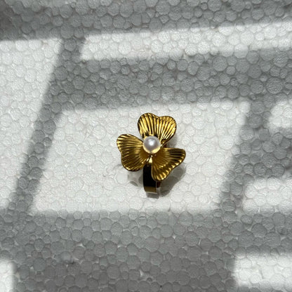 Golden Petal Pearl Ring