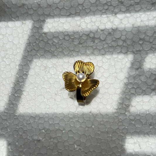 Golden Petal Pearl Ring