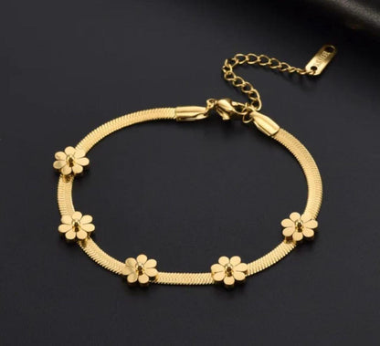 Sunshine Petal Gold Bracelet