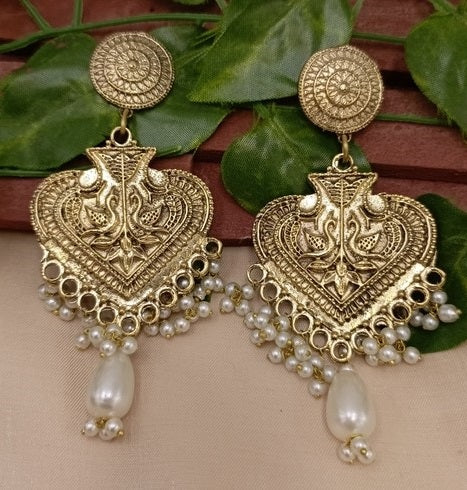 Sparrow Gold and White Pearl Earrings