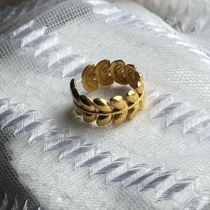 Golden Laurel Leaf Ring
