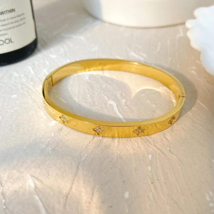 Bangle Bracelet Clover with Zircons (Unisex)