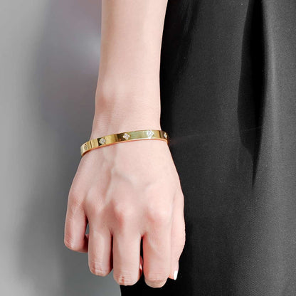 Bangle Bracelet Clover with Zircons (Unisex)