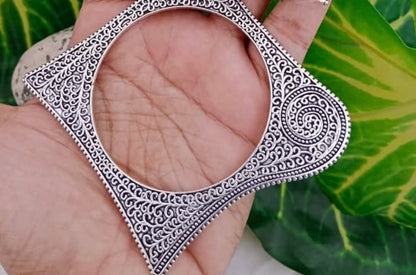 Antique Spiral Square Kada