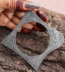 Antique Spiral Square Kada