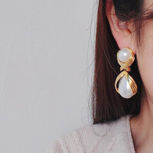 Golden Teardrop Pearls Earing