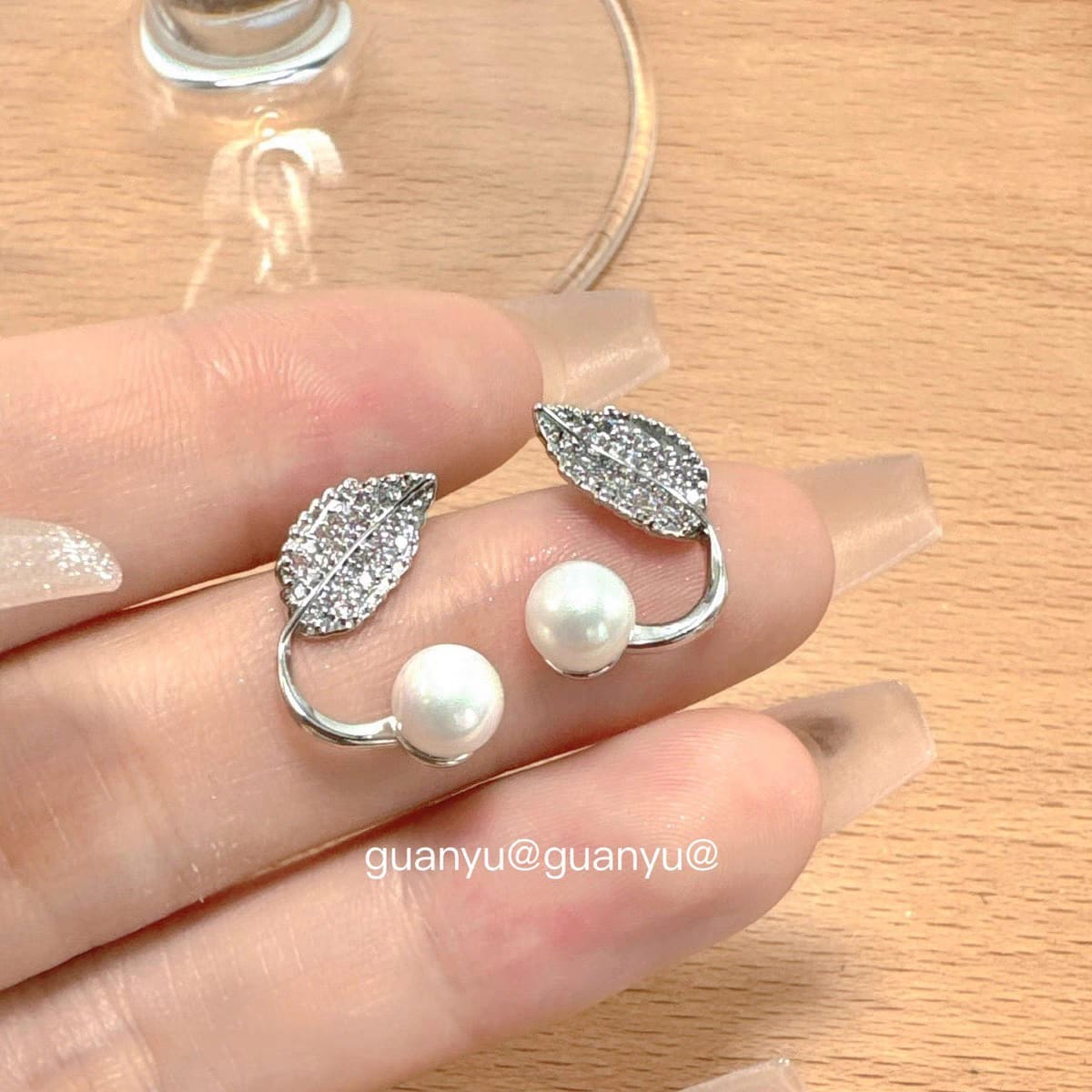 Leaf Whisper Pearls Earing