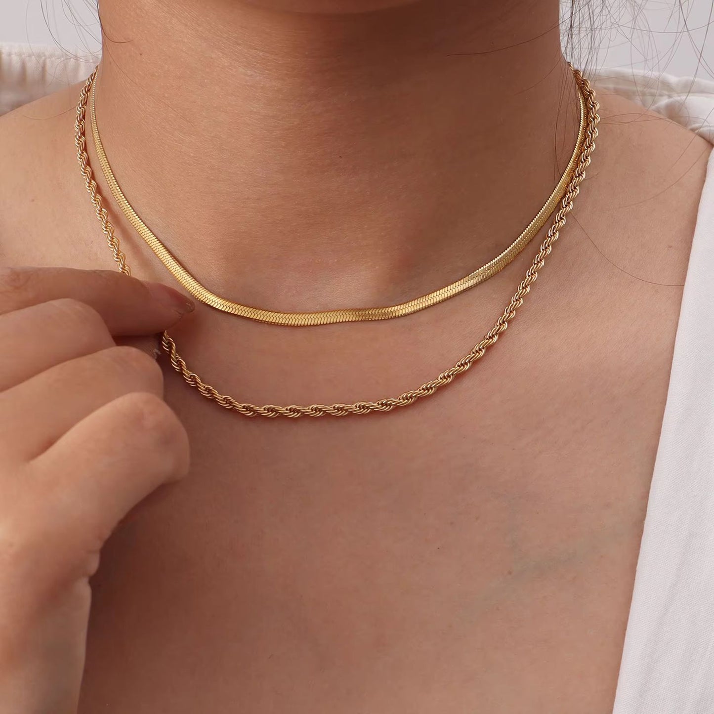 Elegant Dual-Layer Gold Necklace
