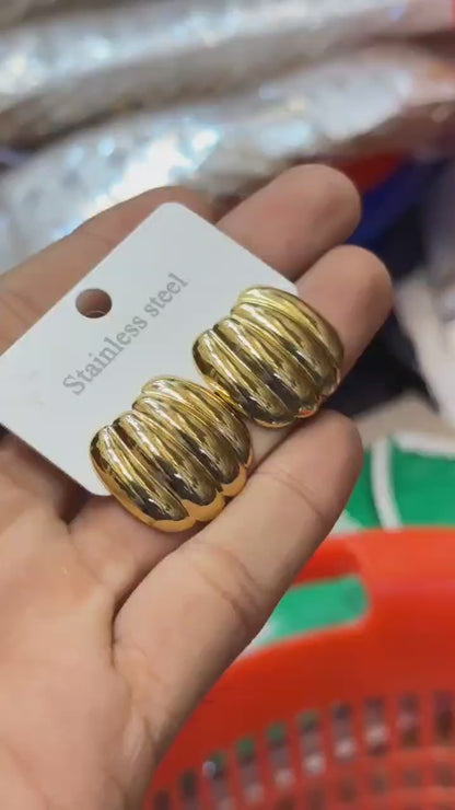 Twisted Glow Earings