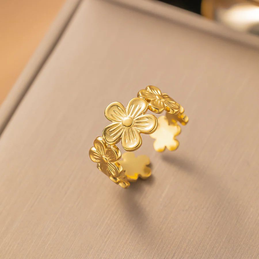 Sunlit Flower Gold Ring